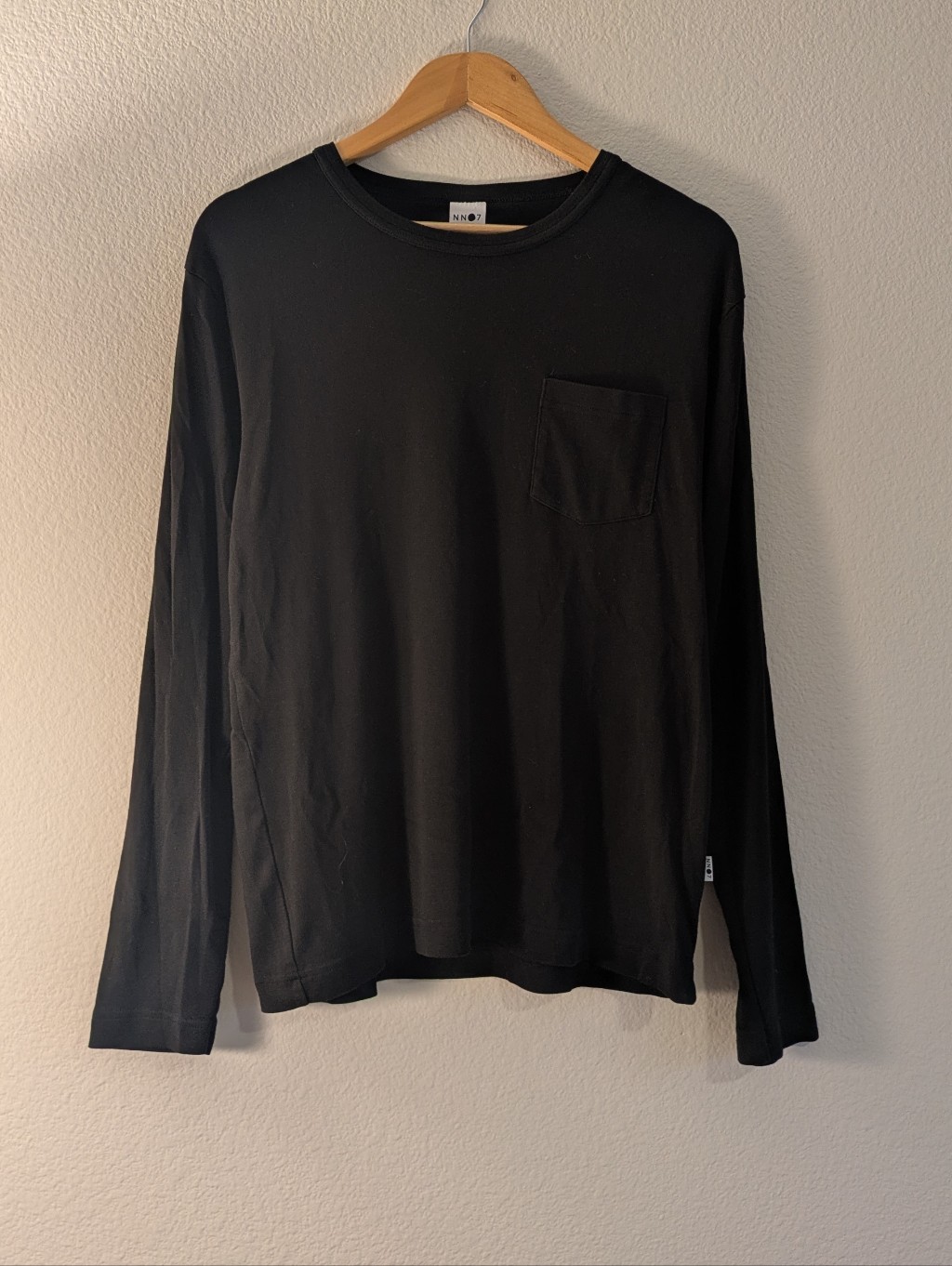 Men's Nn07 Black Long Sleeve Pocket T-Shirt